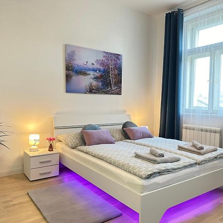 Romantic Apartment In The Center Of Прага Екстериор снимка
